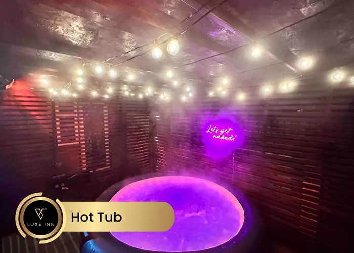 Nr Birmingham City Centre, 5 Bed, Luxe Inn